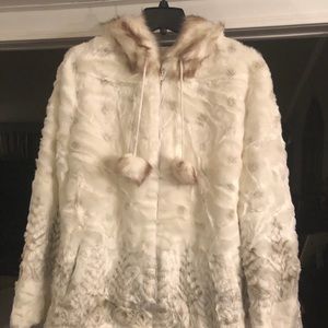 Never worn Faux Fur Black Mountain jacket.